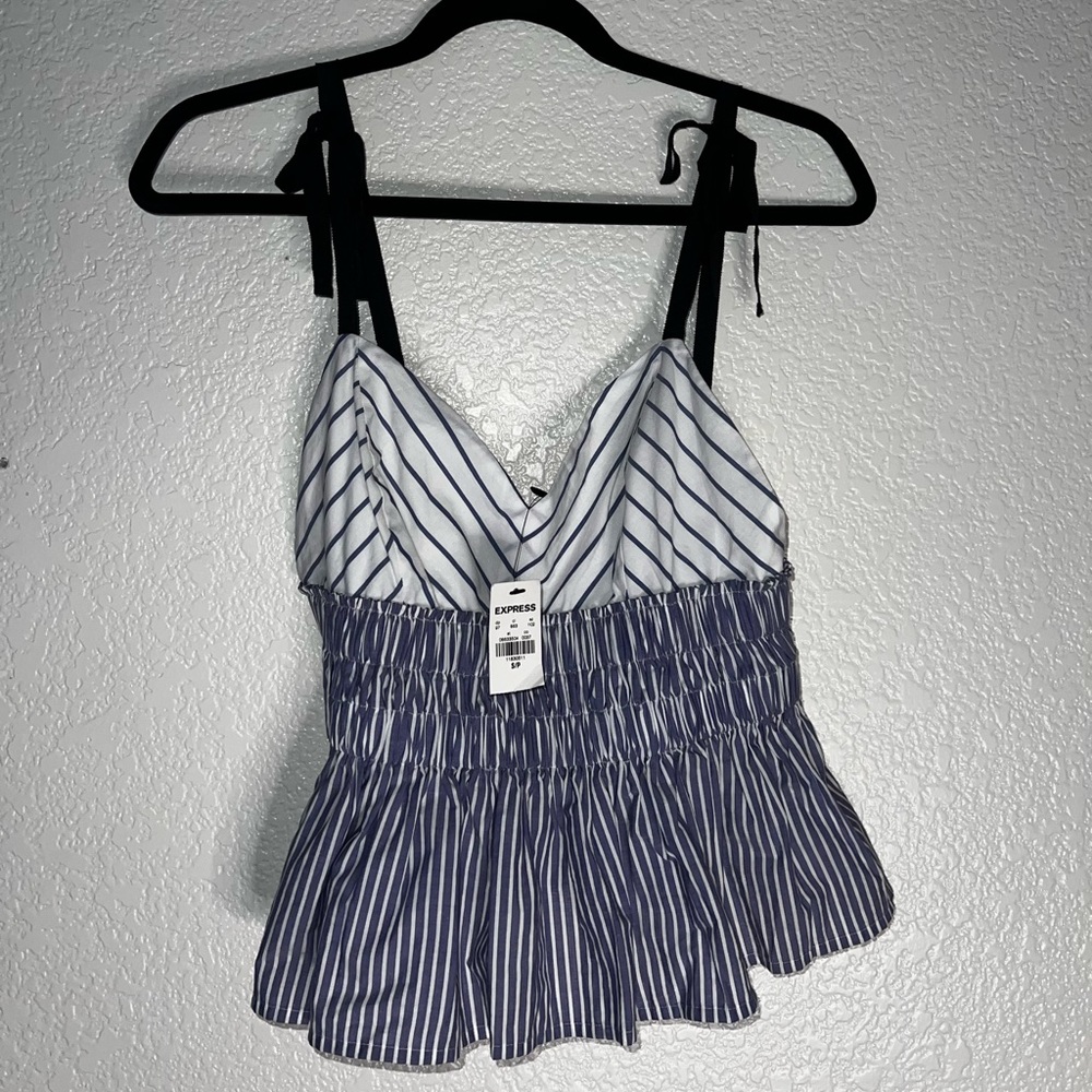 Express - Crop Top